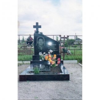 Одинарный гранитный памятник № 009