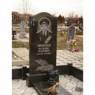 Одинарный гранитный памятник № 015