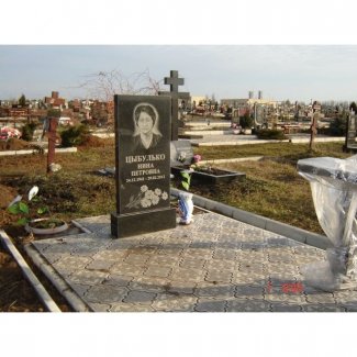 Одинарный гранитный памятник № 023